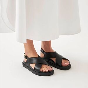 Alohas Nico / marshmallow black sandal size 7